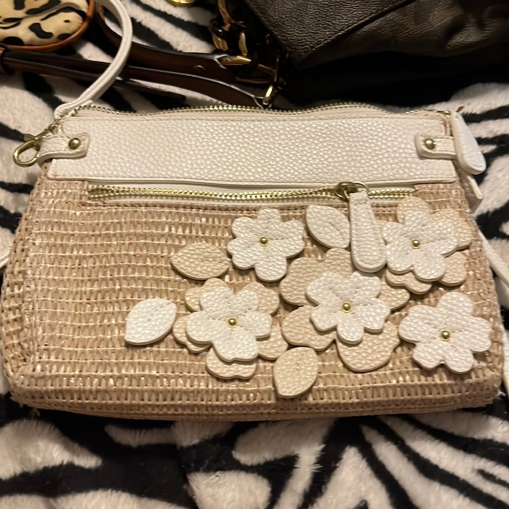 Liz Claiborne crossbody purse. White with gold zipper